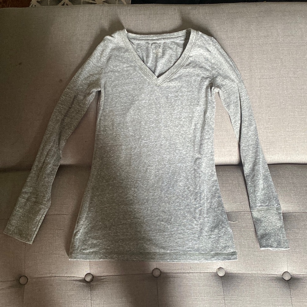 Gray long sleeve v neck t shirt